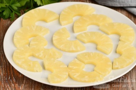 Праздничные блюда с ананасом: 5 оригинальных рецептов на ваш стол