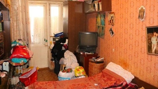 Почему некоторые люди выбирают жизнь в разрухе, имея деньги?