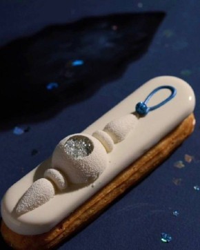 Праздник в каждом укусе: «Слой» представил новогоднюю коллекцию эклеров