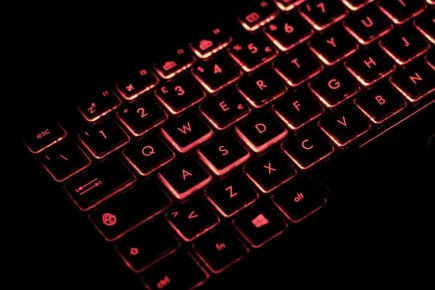 Как быстро и эффективно очистить клавиатуру: простые советы для пользователя