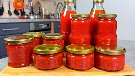 Как приготовить вкусный томатный сок и острую аджику на зиму