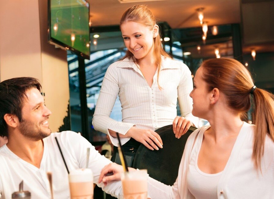 Почему я оставил все свои деньги на чай после потрясающего обслуживания в кафе