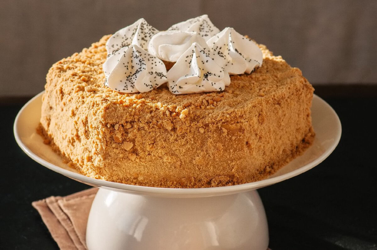 Неповторимый медовик с черносливом: как приготовить идеальный десерт