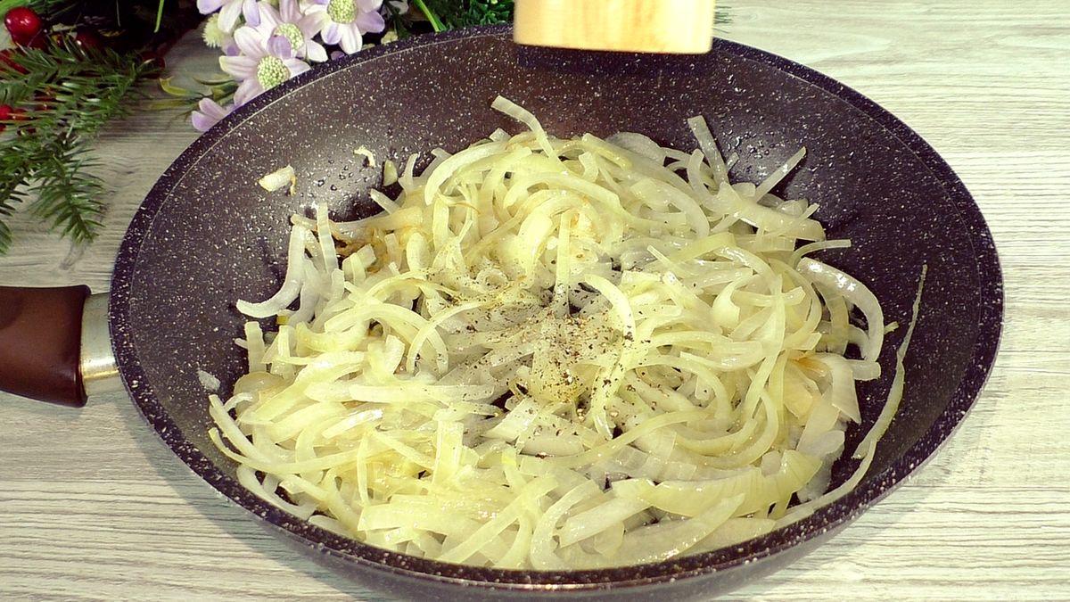 Праздничная закуска за 15 минут: вкусный салат из печёнки