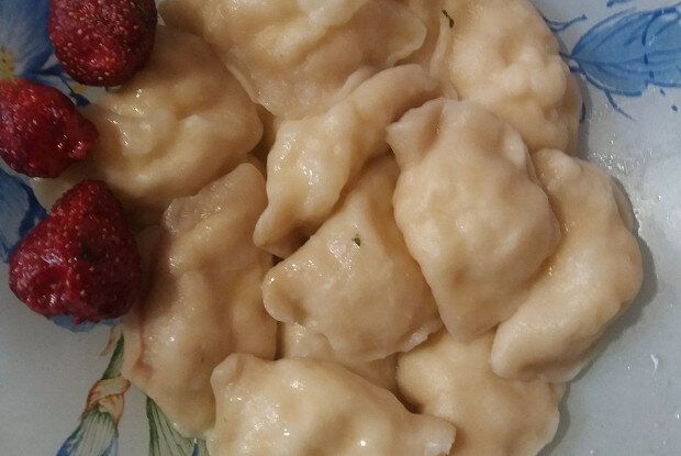 Вареники с Творогом и Клубникой: Летний Вкус в Каждой Ложке