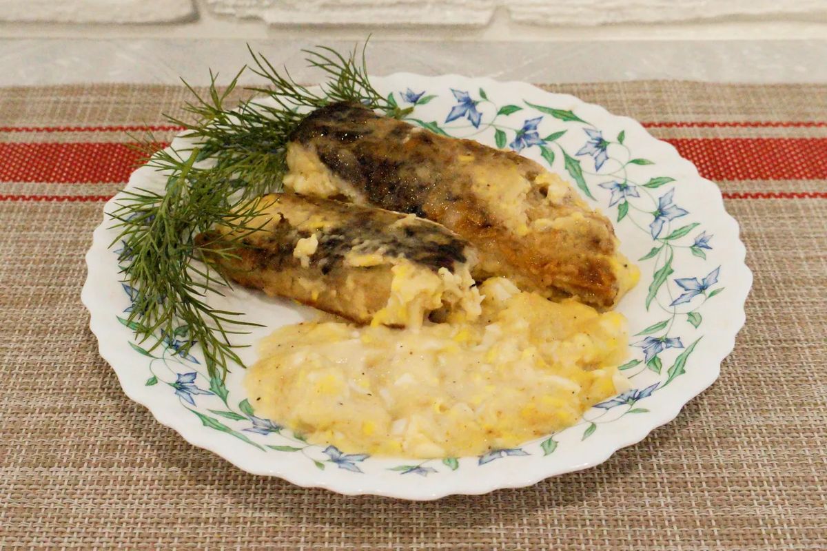 Как приготовить сазана в молочном соусе с яйцом