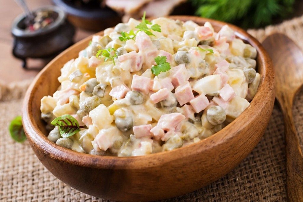 Что нужно знать о хранении оливье вне холодильника