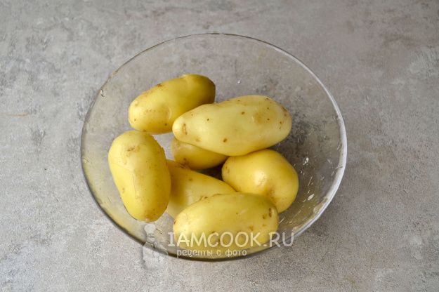 Запеченная картошка со сметаной: нежный вкус, который стоит попробовать