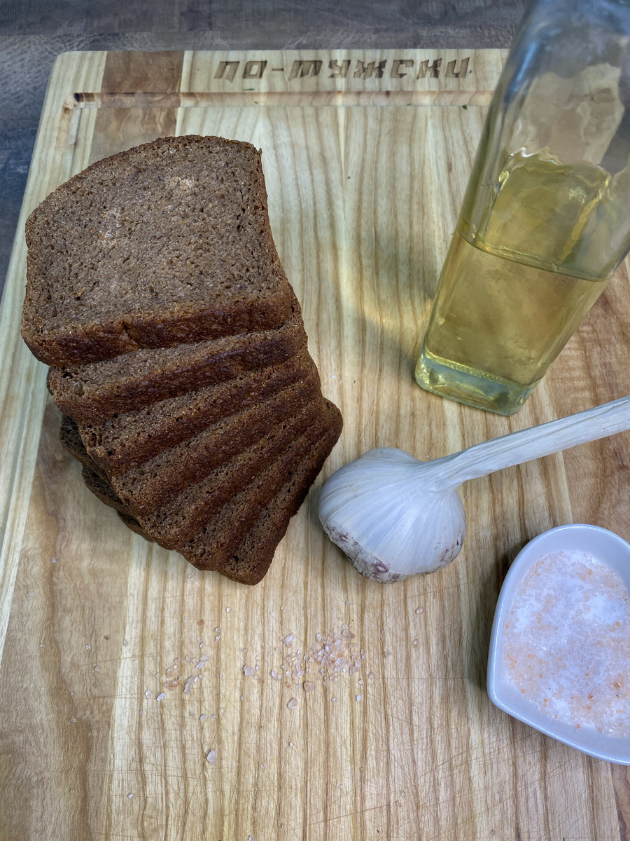 Чесночные гренки на сковороде: быстро и вкусно