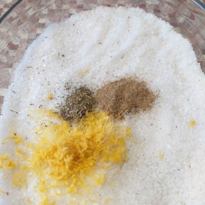 Как запечь курицу на соляной подушке: секреты идеального ужина