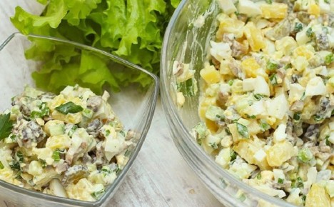 Как приготовить салат из курицы и грибов: секреты и советы