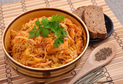 Тушеная капуста: волшебство зимнего стола