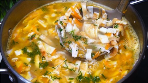 Суп с яичными блинчиками: легкость и вкус в вашем меню