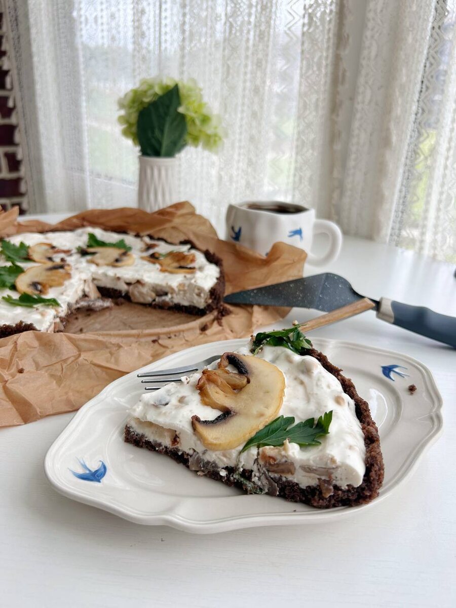 Вкусный закусочный чизкейк с грибами без выпечки