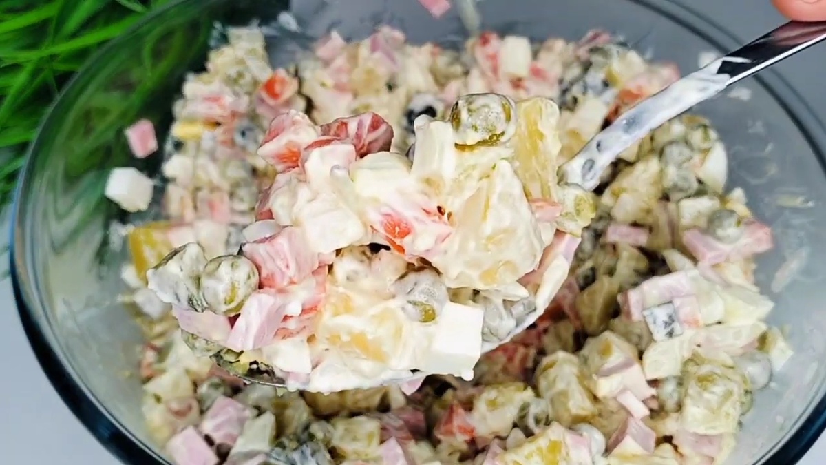 Новый взгляд на традиционный салат Оливье