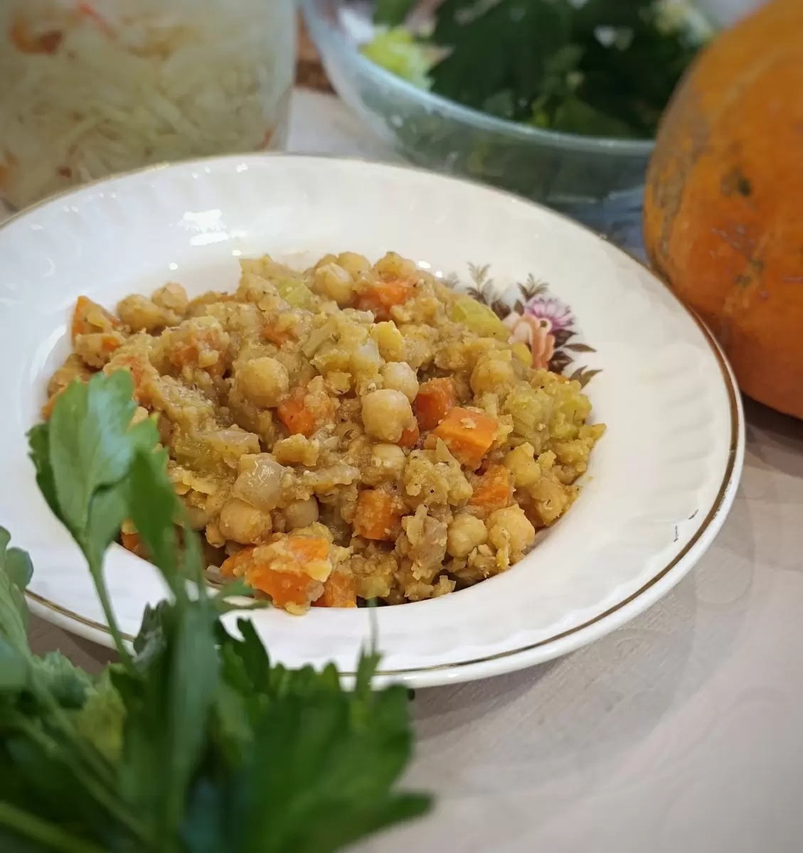 Постное рагу с чечевицей и нутом: простая вера в вкус и уют