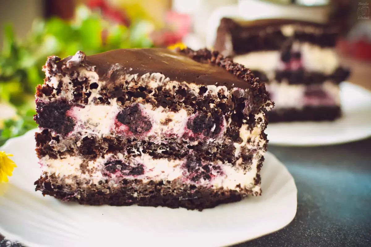 Торт черный бархат: бисквитный шоколадный шедевр