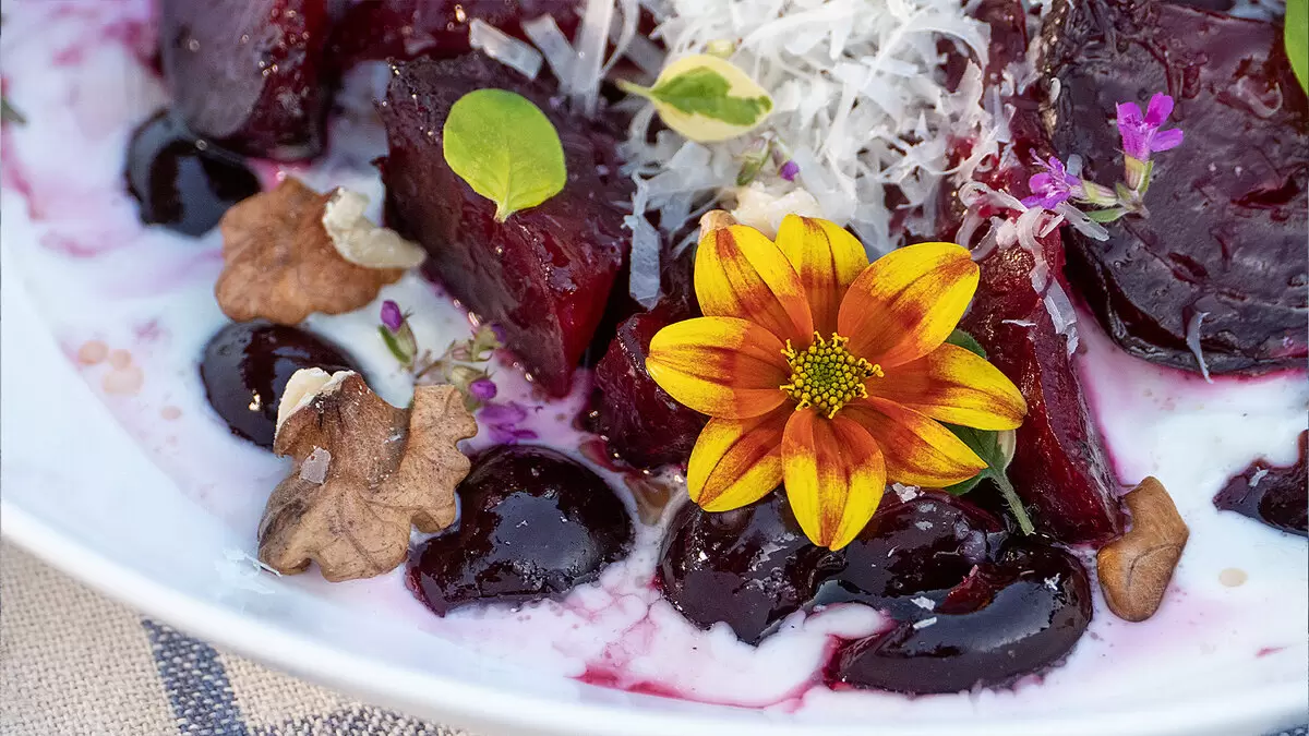 Свекла и вишня: как создать гастрономический шедевр на завтрак