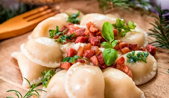 Три уникальных рецепта теста для идеальных пельменей и вареников