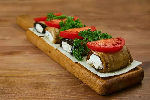 Секреты рулетиков из баклажанов с надуги