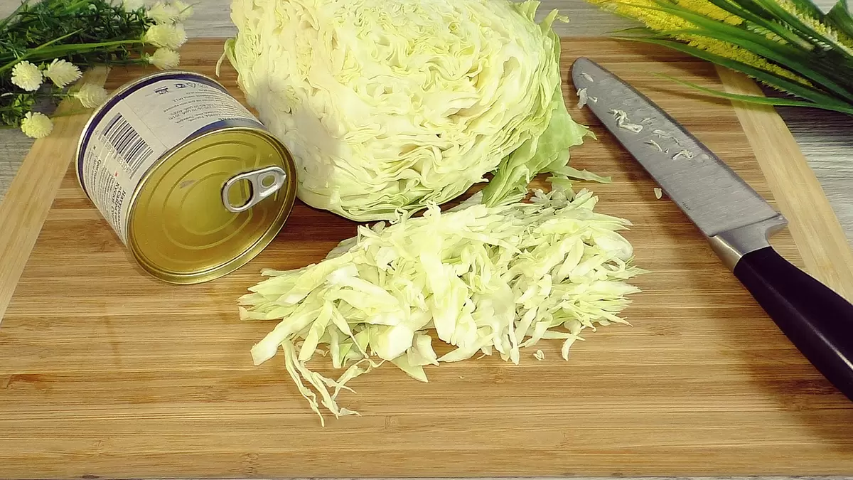 Невероятный дачный салат с капустой, который легко приготовить дома