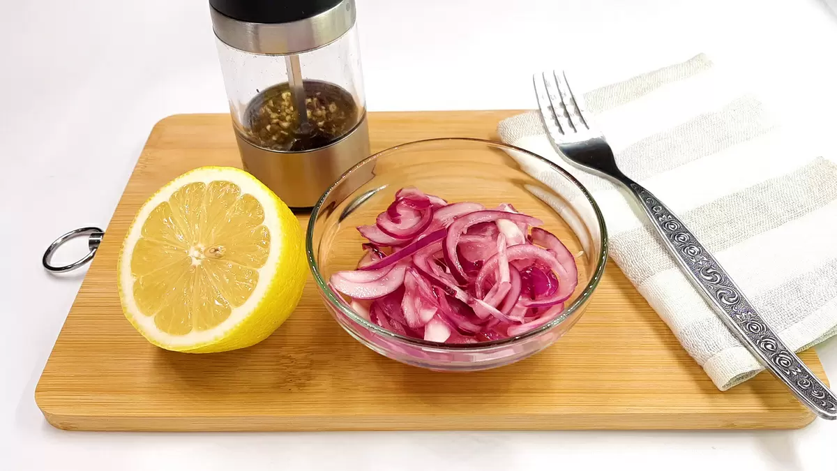 Легкий способ приготовления маринованного лука