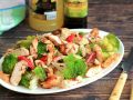 Удивительный салат с брокколи и курицей: простой рецепт для здорового питания